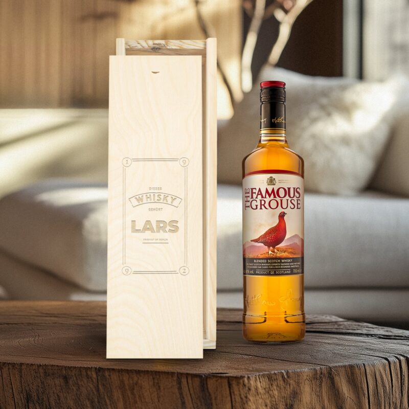 Bild von   whisky famous grouse in holzjpg | 🌟 Gravur nach Wunsch 🪄
