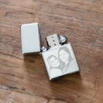 🖼️ 10540-1-feuerzeug-mit-fotogravur.jpg | 🌟 Gravur nach Wunsch 🪄 Bild von feuerzeug mit fotogravurjpg | 🌟 Gravur nach Wunsch 🪄