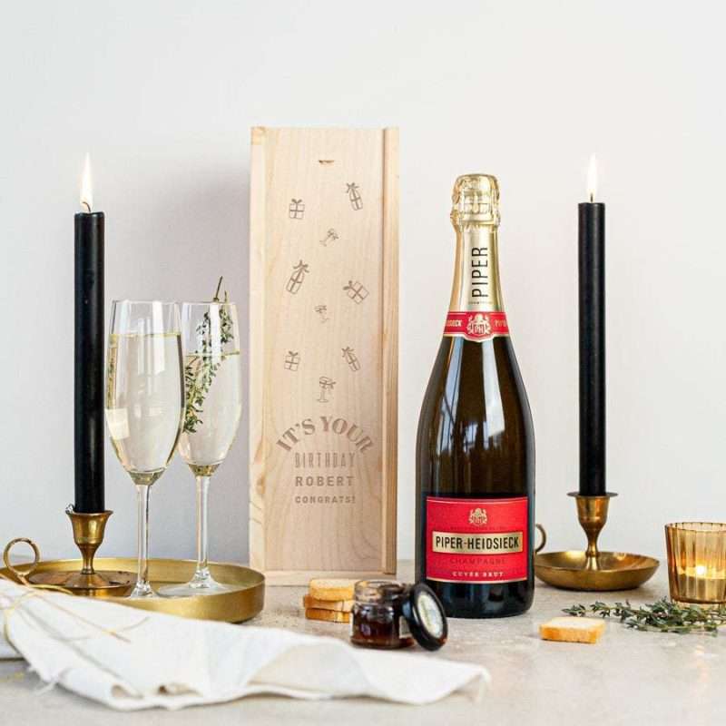 Bild von Champagner in gravierter Holzkiste Piper Heidsieck Brut ml | 🔮 Gravur nach Wunsch 🌟