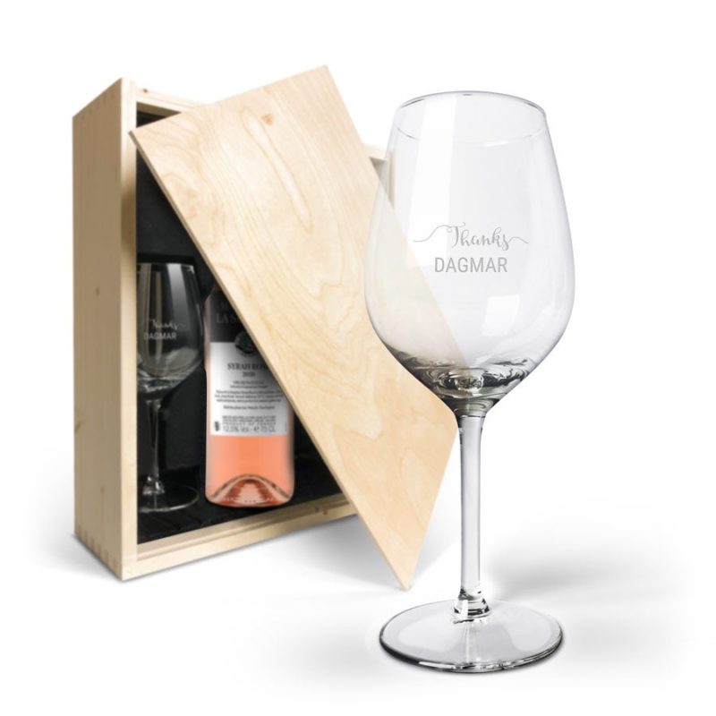Bild von Geschenkset Wein Maison de la Surprise Syrah mit Gläsern mit Gravur | 🔮 Gravur nach Wunsch 🌟