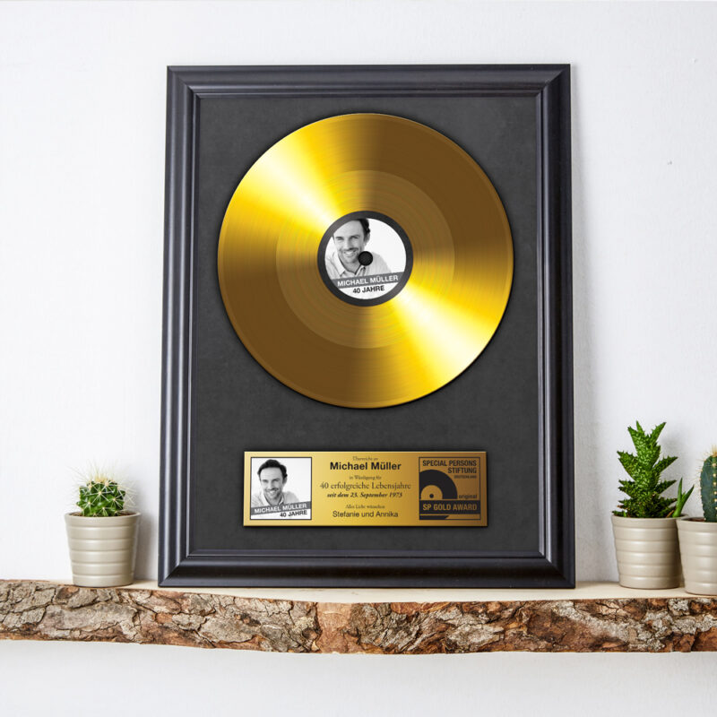 Bild von   goldene schallplatte personajpg | 🌟 Gravur nach Wunsch 🪄