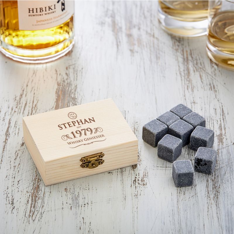 Bild von Whiskysteine in edler Holzbox mit Gravur Elegant | 🔮 Gravur nach Wunsch 🌟