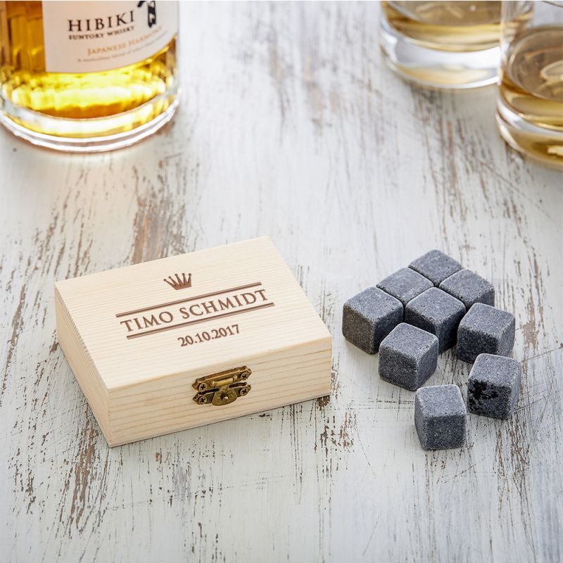Bild von Whiskysteine in edler Holzbox mit Gravur Royal | 🔮 Gravur nach Wunsch 🌟