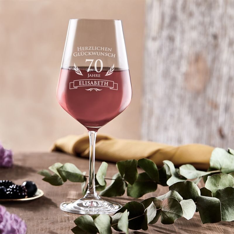 Bild von Weinglas mit Gravur Geburtstag Jahre Personalisiert | 🔮 Gravur nach Wunsch 🌟