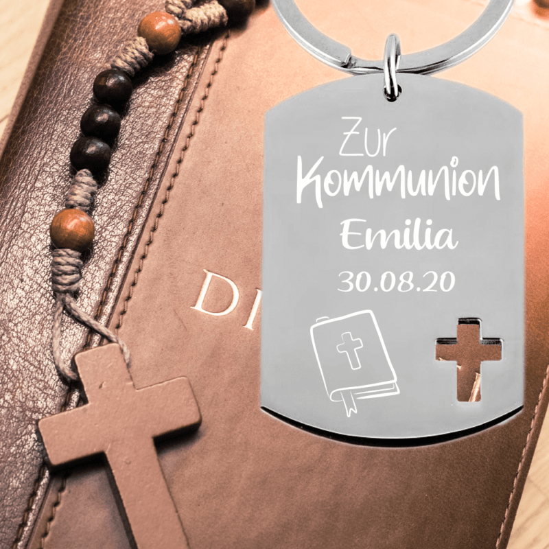 Bild von Edelstahl Schlüsselanhänger mit Gravur Dog Tag zur Erstkommunion | 🔮 Gravur nach Wunsch 🌟
