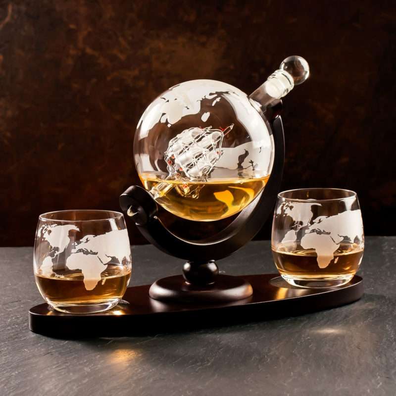 Bild von Whisky Set Design Karaffe Globus mit Gläsern und Tablett | 🔮 Gravur nach Wunsch 🌟