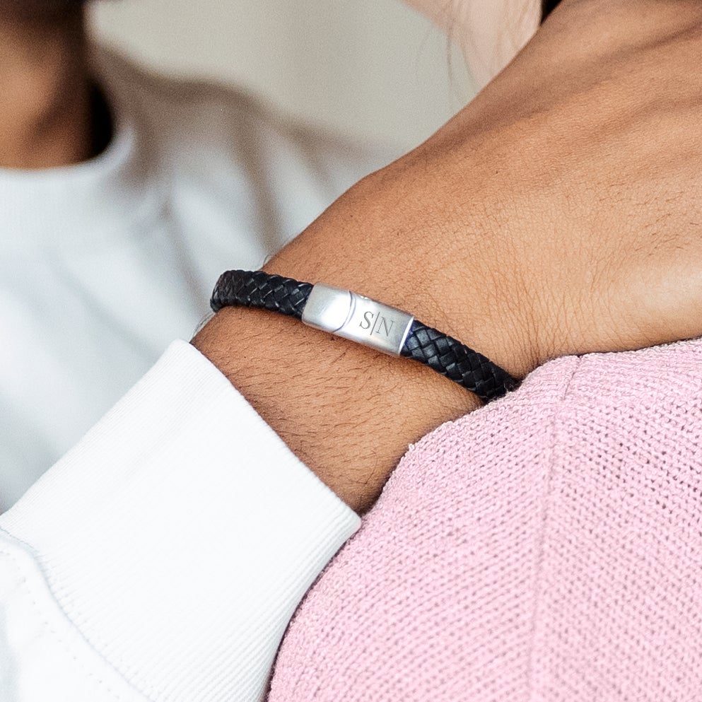 🖼️ 23564-1-lederarmband-mit-gravur-gefl.jpg | 🌟 Gravur nach Wunsch 🪄 Bild von lederarmband mit gravur gefljpg | 🌟 Gravur nach Wunsch 🪄