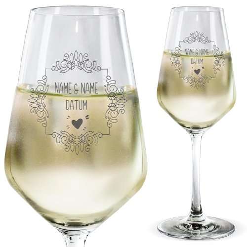 Bild von Weißweinglas mit Gravur Kranz mit Namen | 🔮 Gravur nach Wunsch 🌟