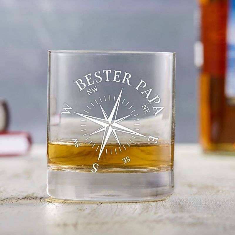 Bild von Whiskyglas mit Gravur für Papa Kompass | 🔮 Gravur nach Wunsch 🌟