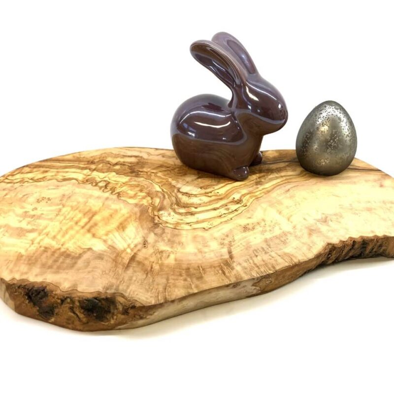 Frühstücksbrett aus Olivenholz mit Loch fürs Frühstücksei