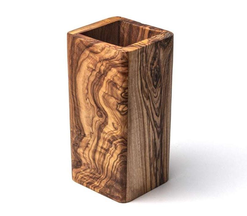Eckiger Utensilien Behälter aus Olivenholz