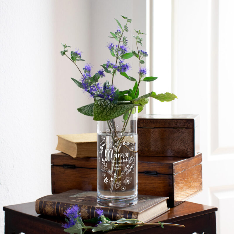 Bild von   runde vase mit blumenherz gravjpg | 🌟 Gravur nach Wunsch 🪄