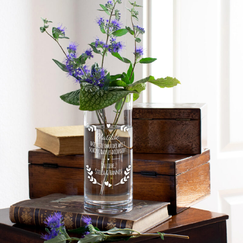 Bild von   runde vase mit blumenherz gravjpg | 🌟 Gravur nach Wunsch 🪄