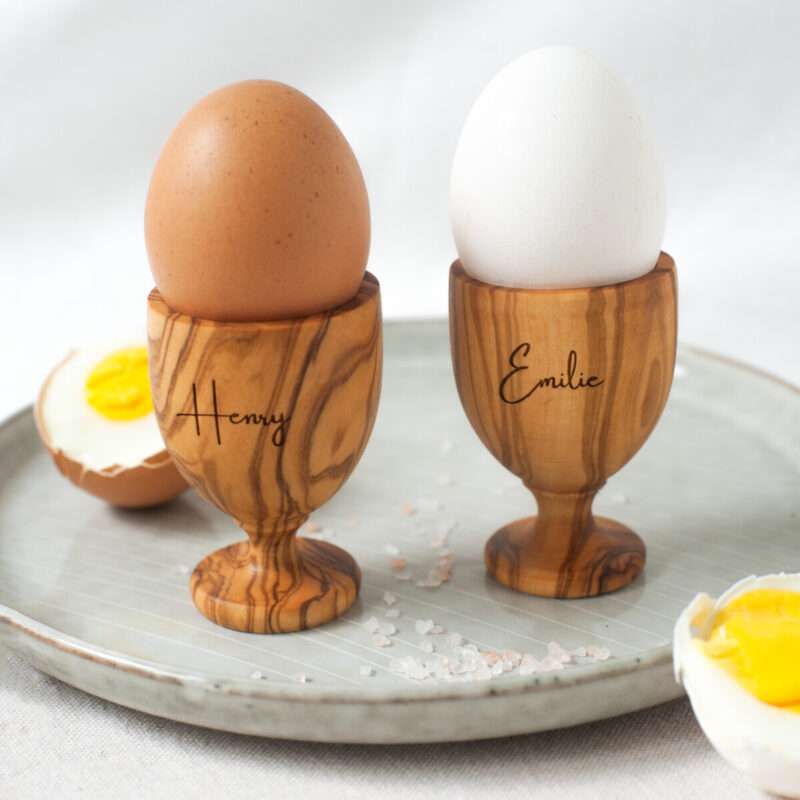 Bild von   eierbecher olivenholz mit indijpg | 🌟 Gravur nach Wunsch 🪄
