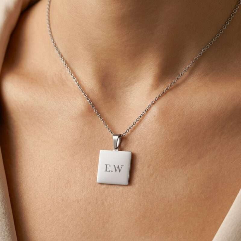 Bild von   halskette quadratisch anhaengejpg | 🌟 Gravur nach Wunsch 🪄