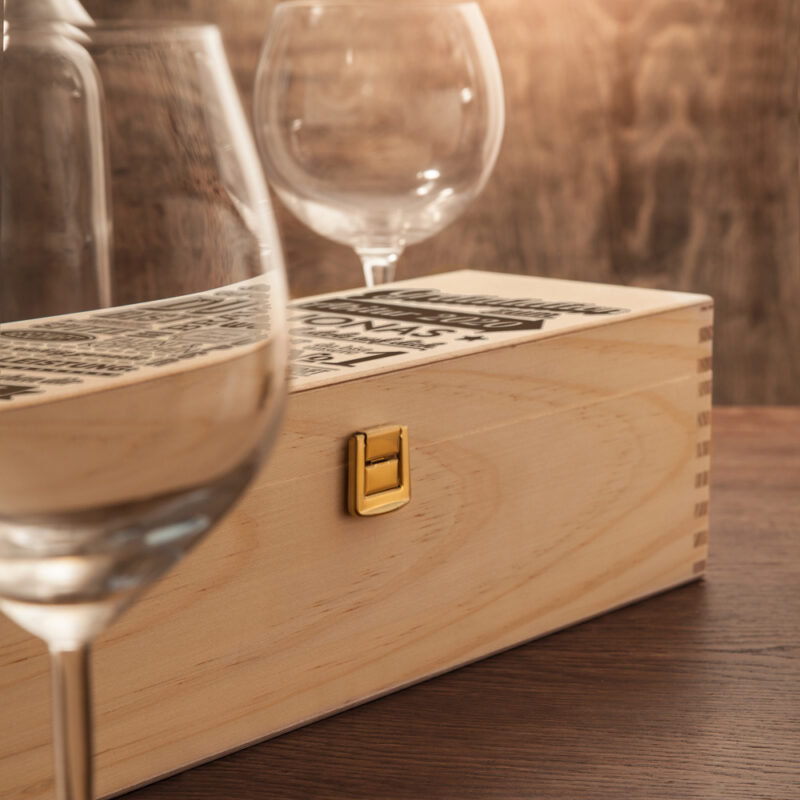 Bild von   weinkiste mit gravur abiturjpg | 🌟 Gravur nach Wunsch 🪄