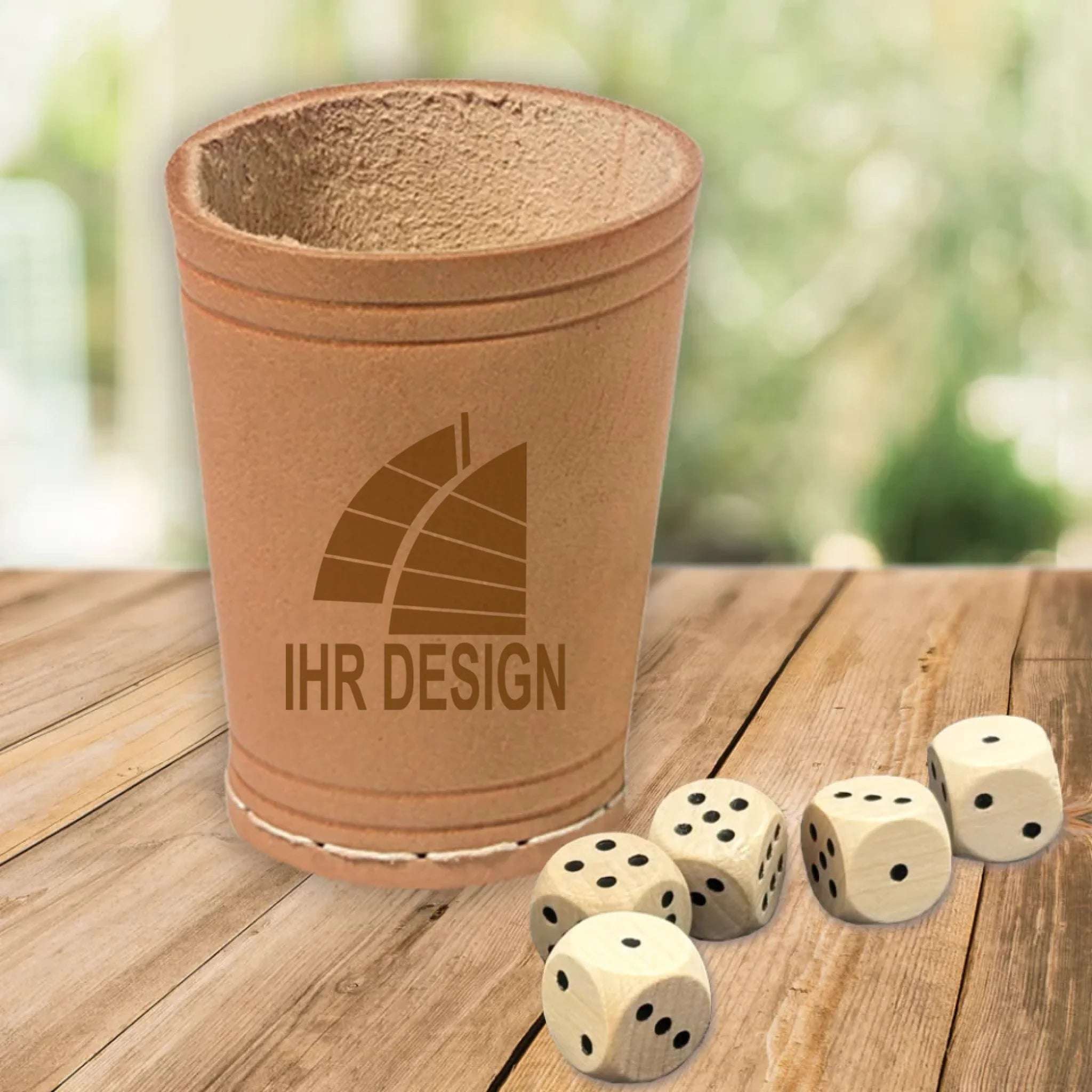 Würfelbecher mit eigenem Logo / Design (Leder Gravur, Prägung, Druck)