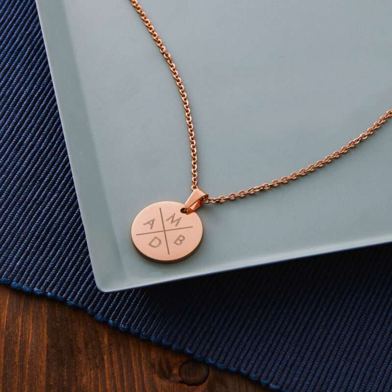 Bild von   kette mit gravur rosegold anjpg | 🌟 Gravur nach Wunsch 🪄