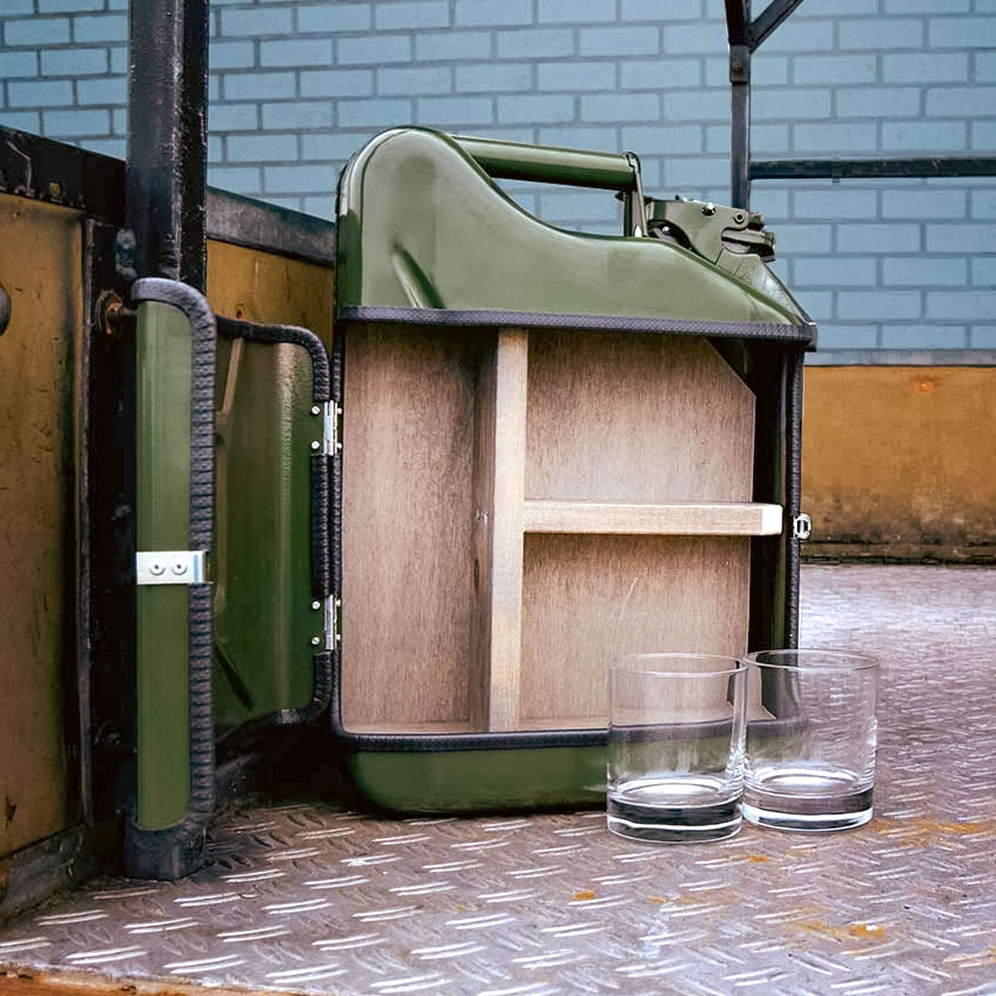 🖼️ 86809-1-10l-minibar-im-kanister-barsch.jpg | 🌟 Gravur nach Wunsch 🪄 Bild von l minibar im kanister barschjpg | 🌟 Gravur nach Wunsch 🪄
