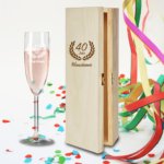 🖼️ 1045-1-geschenkbox-und-sektglas-ranke.png | 🌟 Gravur nach Wunsch 🪄 Bild von geschenkbox und sektglas rankepng | 🌟 Gravur nach Wunsch 🪄