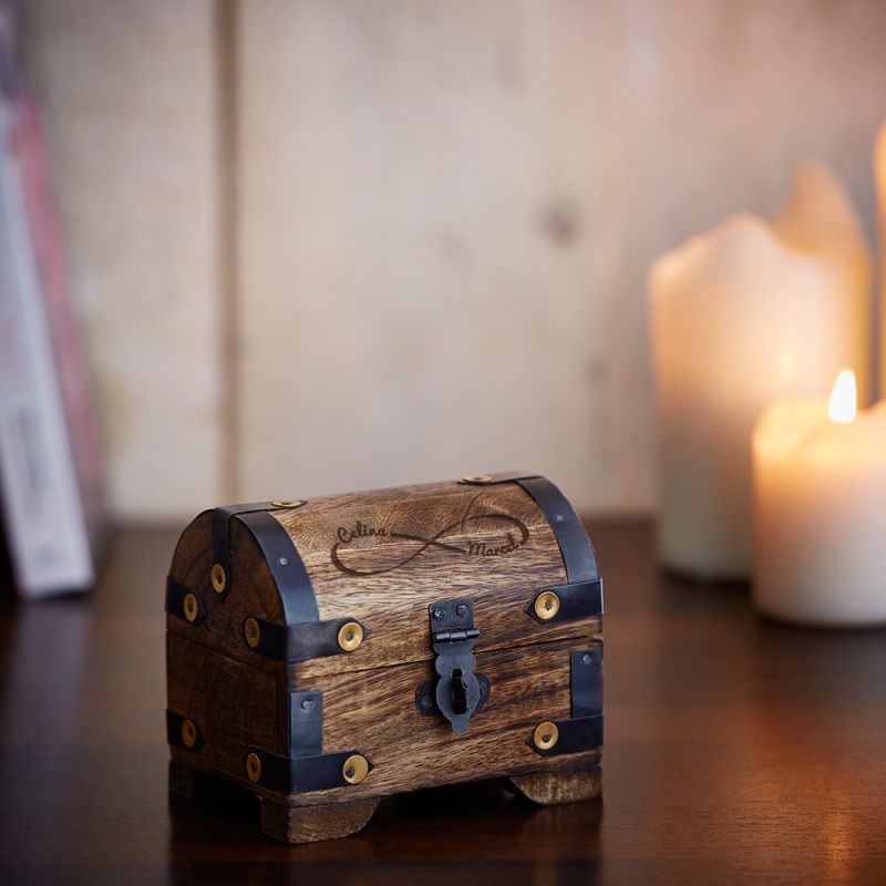 Bild von   kleine schatztruhe mit gravurjpg | 🌟 Gravur nach Wunsch 🪄